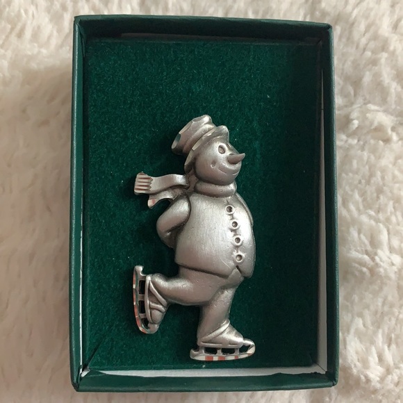 New in box silver Snowman Pin/Brooch Holiday - Picture 3 of 11